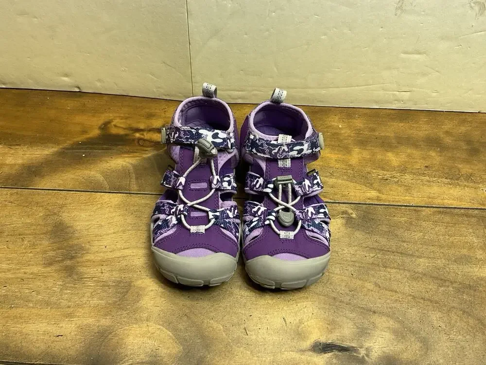 KEEN Seacamp II CNX Sandals Girls Youth Size 1 Purple Camo Water Shoes